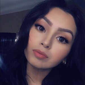 Meet your Posher, Daniela